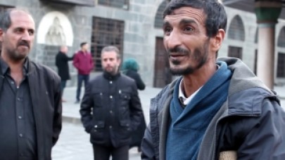 Cami önünde insanlara İslam'ı anlatan 'Filozof Ramazan' akıl hastanesine yatırıldı: Sosyal medya ayaklandı!