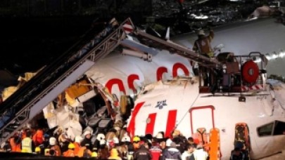 Uçak Kazasında Kanlar İçinde Kalan Yaralı Yolcudan Tepki: '1 Saattir Buradayız!'