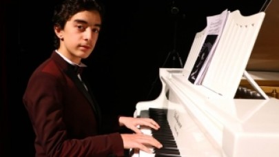 Kimsesiz çocuklar yararına verdiği konserlerle takdir topluyor