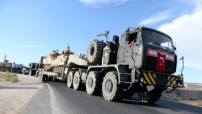 Suriye Sınır Kapısına Çok Sayıda Zırhlı Araç Muharebe Aracı Gönderildi