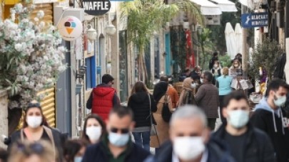 Ege'deki turizm beldeleri,  kısıtlamasız ilk cumartesiyi hareketli geçirdi