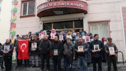 Diyarbakır Annelerinin Evlat Nöbeti Kar Altında Devam Ediyor