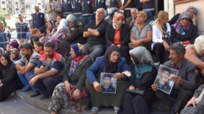 Türkiye Diyarbakır Annelerini Yalnız Bırakmadı