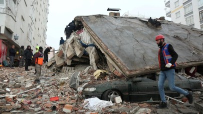Kosova'dan sonra bir ülke daha depremler nedeniyle yas ilan etti!
