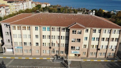 İstanbul Valiliği'nin deprem riski nedeniyle tahliye kararı verdiği 93 okul açıklandı