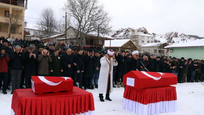 Astsubay Emrah Yaman ile 1 yaşındaki oğlu Çankırı'da son yolculuğuna uğurlandı