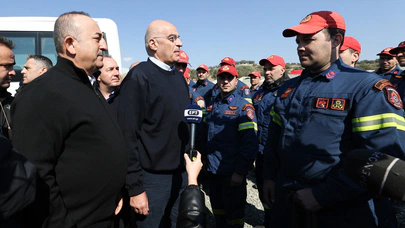 Yunanistan Dışişleri Bakanı Dendias,  deprem bölgesinde: Desteğimiz burada bitmeyecek