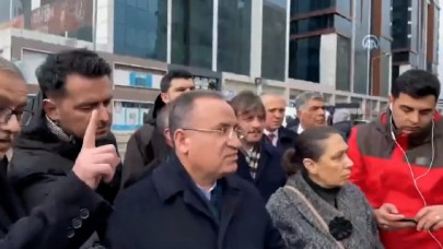Diyarbakır'da vatandaş öyle bir laf etti ki,  Bakan Bekir Bozdağ canlı yayında dondu kaldı