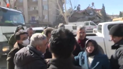 AK Partili eski vekil Nursel Reyhanlıoğlu'nun yeni görüntüleri ortaya çıktı: Depremzedeye de bağırmış