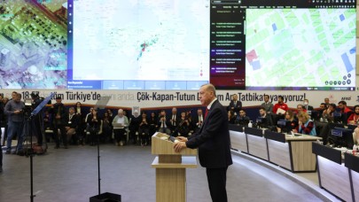 Erdoğan,  kabine üyeleriyle birlikte depremzedeler için kaç lira bağış yaptıklarını açıkladı