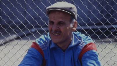 Trabzonspor'un efsanesi Ahmet Suat Özyazıcı öldü. Ahmet Suat Özyazıcı kimdir?