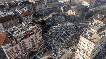 Bir ülke Türkiye'deki depremler nedeniyle ulusal yas ilan etti