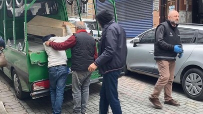 Zeytinburnu'ndaki evde cesedi çıplak bulundu: Nurcan Gülden öldü