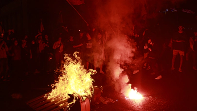 İsrail ateş çemberi. Polis müdahale etti,  kan dökülüyor