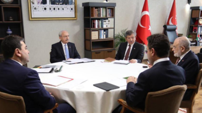 6'lı Masa'nın toplantısından ilk kareler geldi,  duvardaki fotoğraf dikkat çekti