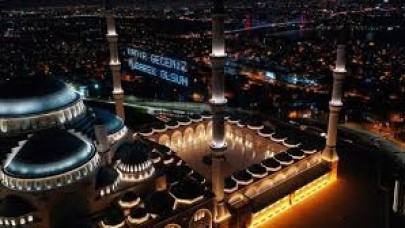 Bu gece Kadir Gecesi. Kadir Gecesi nedir? Kadir Gecesi ne yapmalı?