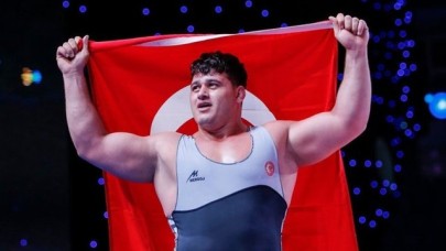 Milli güreşçi Rıza Kayaalp 12. kez Avrupa şampiyonu oldu