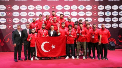 Milli güreşçiler,  Avrupa Şampiyonası'nda 17 madalya kazandı