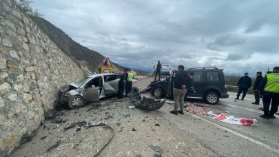 Çorum'da feci kaza: Nezaket Yalçın,  Nevzat Yalçın ve Güldane Özdemir öldü