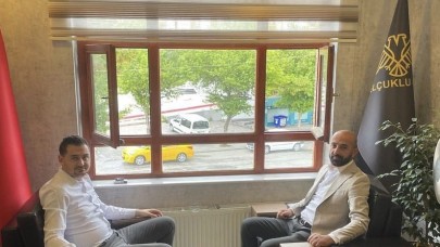 Ankara'da vurulan MHP eski yöneticisi Ferhat Özcan öldü. MHP Pursaklar Başkanı Mehmet Ersin Ekinci gözaltında