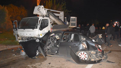 Adana'da vinçe çarpan otomobildeki Mehmet Emin Atıcı ve Murat Rüzgar öldü