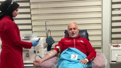 Kerem kınık kan verirken video paylaştı: Herkes yorumlarda aynı soruyu sordu!