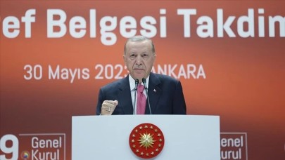 Cumhurbaşkanı Erdoğan: Ne oldu,  bankalar kapandı mı? Hepsi artık kasaları falan boşalttı mı?