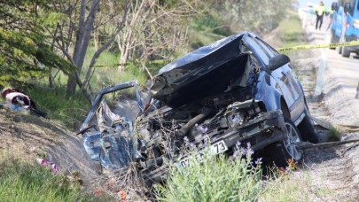 Afyonkarahisar'da kaza: Esma Han öldü. Memiş Han,  Ayşe Deviren,  Hilal Havva Han yaralı