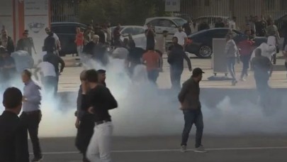 Fransa'daki Türkler oy kullanırken tekme tokat birbirine girdi. İşte nedeni