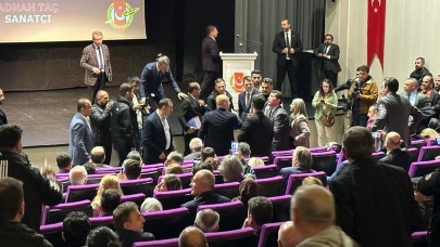 Trabzon'da kriz. Bakan Karaismailoğlu tartışıp kızdı,  salonu terk etti. Vali de gitti