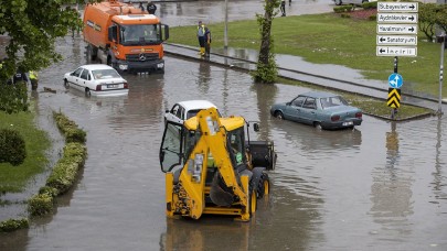 6 şehirde yağmur hayatı felç etti. 26 il için daha önemli uyarı geldi: Çok yağacak!