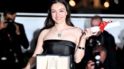 Cannes'da en iyi kadın oyuncu seçilen Merve Dizdar'ın konuşması olay oldu