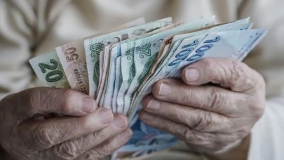 Cumhurbaşkanı Erdoğan'dan emeklilere bayram ikramiyesi ve maaş müjdesi!