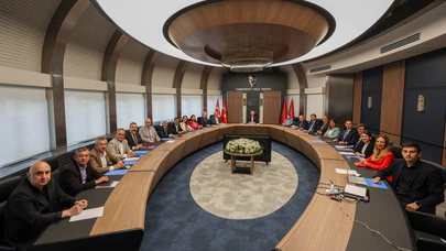 CHP'de yer yerinden oynadı: Hepsi de istifa etti