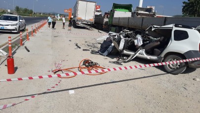 Denizli'de otomobil tıra çarptı: Recep Çapuk öldü,  Metin Bilger yaralı