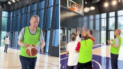 Erdoğan basketbol maçında oynadı. Karşılaşmayı bakın hangi taraf kazandı?