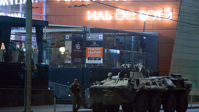 Rusya'da alarm. Asker sokakları tuttu. Halka zorunlu olmadıkça evden çıkmayın çağrısı 