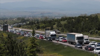Bayram tatiline araçlarıyla gidenlere kötü haber. Bu gece zam geliyor