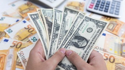 Dolar ve euro tüm zamanların rekorunu kırdı