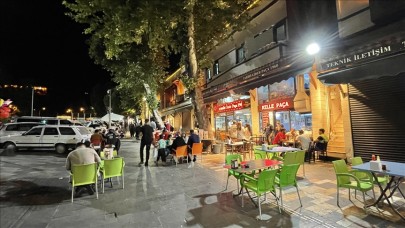 Kahramanmaraş'ta korkutan deprem. Halk sokağa fırladı. Validen ilk açıklama