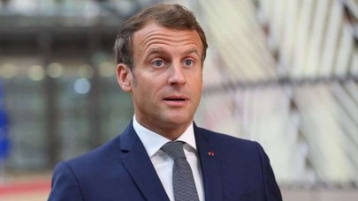 Fransa yangın yerine dönerken Macron'un verdiği poz büyük tepki çekti
