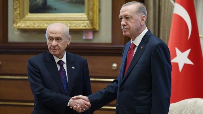 Cumhurbaşkanı Erdoğan'dan flaş Bahçeli kararı. Uçaktan iner inmez görüştü