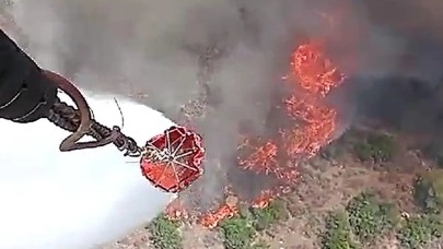 Manisa'da orman yangını çıktı. Mahallelere yaklaşıyor. Vali'den flaş açıklama