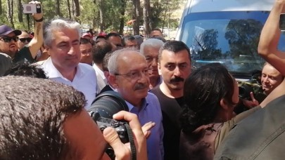 Kemal Kılıçdaroğlu Akbelen'de. Ortalık karıştı. Jandarma biber gazı ve tazyikli su sıktı. Gözaltılar var