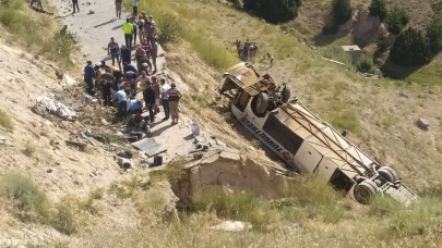 Kars'ta otobüs 50 metrelik viyadükten düştü: 7 kişi öldü,  22 kişi yaralı