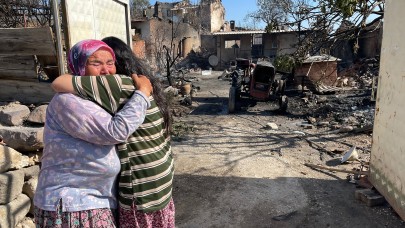 Manisa Saruhanlı 23 saat yandı. Evler,  koyunlar,  tavuklar yok oldu