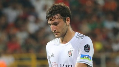 Beşiktaş'a büyük şok. Trafikte darbedilen yıldız oyuncu aylarca futbol oynayamayacak