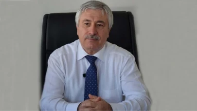 FETÖ'den aranması bulunan eski rektör,  hiç ummadığı yerde yakayı ele verdi