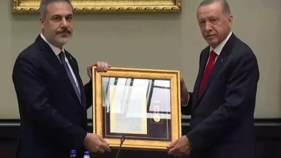 Erdoğan Hakan Fidan'a Devlet Üstün Hizmet Madalyası verdi