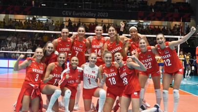 Filenin Sultanları süper başladı. İsveç'i ezdi geçti